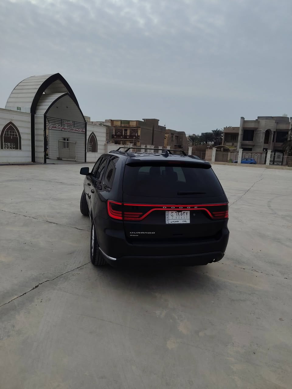 بسم الله الرحمن الرحيم 
دودج دورنكوا ٢٠٢١ sxt plus
مواصفات
1 - نظام دخول ذكي بدون مفتاح
2-تشغيل عن بعد
3 - كشن السايق كهرباء
4-المحرك V6 3.600 
5-شاشه +كار بلي +اندرويد اوتو
6- سماعات عدد 6 دمام + تحكم من خلال الشاشه 
7-تحكمات ستيرن ما عدا الرادار ومثبت المسار 
8- سبعة راكب 
9-تحكم منفصل بلمناخ 
10- ثلاث قطع تبريد
11- بصمة عدد 3 + الصندوق بصمة
12-رادار توقف ذاتي 
13-كامره دواره 
14- LED نهاري 
15-مرآة وسطيه تعتيم تلقائي 
16-مرايا جانبيه هيتر 
17-ثلاثة انظمه للقياده ECO/NORMAL/SPORT
18- دبل بصمه
19- ماشية 100.000km وقابل للزيادة 
حادث امريكا قبق الجنطه فقط وتم تبديله بنفس اللون بدون صبغ 
ملاحظه: السياره ما بيها اي حادث داخل العراق 
تبديل الدهن كل 3000km(يعني كل رأس شهر) 
السياره بدون ايرباك +الاحزمه والايرباكات كلها شغاله
السعر 30.500$  وبيها مجال
 السيارة كلش حلوه تفاصيل اكثر اتصل واني بالخدمة داخلها يموت اسود وبيج 
مكان السيارة واسط الكوت
للاستفسار اكثر //***********  متوفر باي وقت
