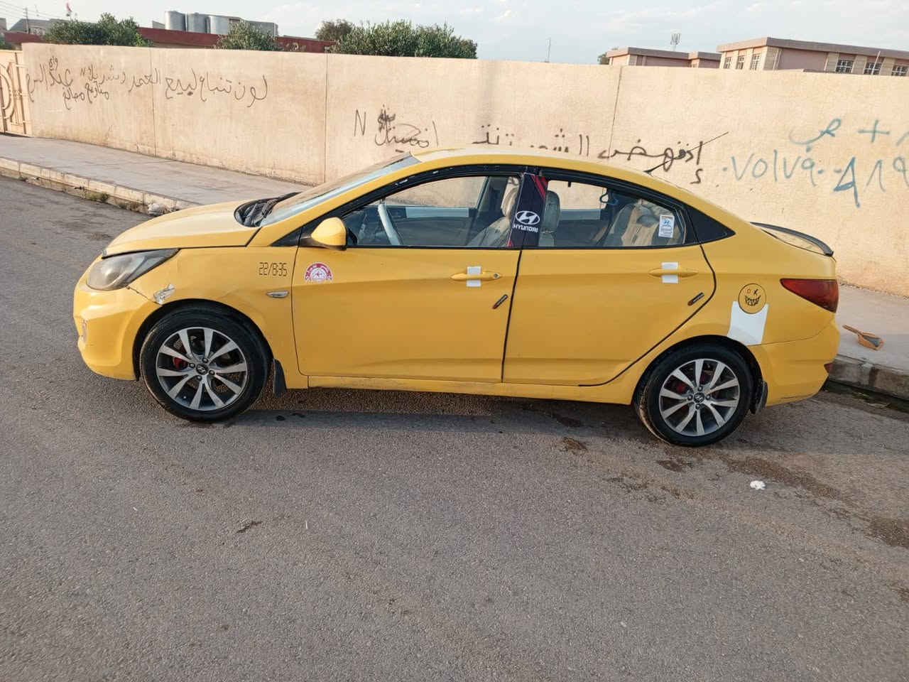 سلام عليكم اكسن مضلع مديل2012سيارة فول تحكمات استيرن   بيها طقه خفيفه بدون دواخل  رقم نينيوئ  كربون بنزين كير عادي ماستر شرط التحويل السعر74وبيه مجال اني مكلف بل نشر  *********** .
