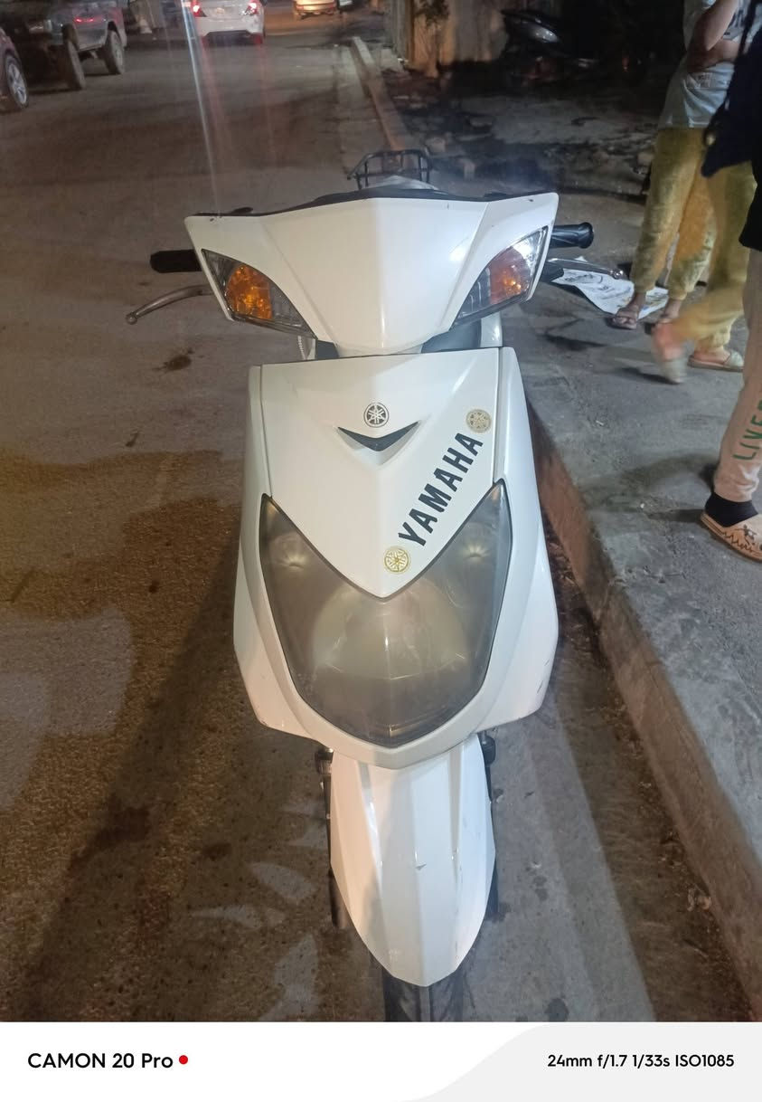 سلام عليكم دراجه سكنس فحل نوزل طلاعات دراجه مكفولة اي نقص ما بيها نكره سلف كهربائي  شغاله مكان سعر 650 بغداد لاعضميه ***********
