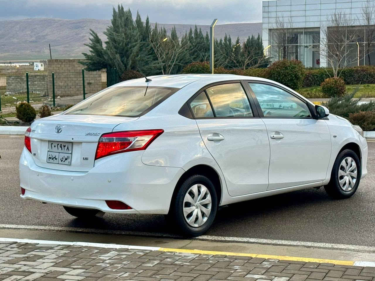 تۆیۆتا یارس 2015 مواسەفات SE
173 هەزار کیلۆمەتر ڕۆشتوە 
 مەکینە گەورە سفری شەریکەی سید نهرۆ 
سەنەوی تازە بەسەر چووە بە شەرتی تەحویل و خرامە 
گێڕ و مەکینەی بە هەموو شەرتێک 
بێ بۆیاخە 2_3 پەڵە ساردی هەیە 

سعر لە کۆمێنت داوابکە ڕاستەخۆ بۆت دیت 📩 

گیرومەکینە بەشەرت زۆربەجوانی پاکی ماوە هیچ خەلەلیکی تیدا نییە 

ژمارەی خاوەنی 
***********
***********
