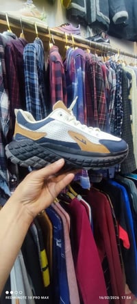 بالة أحذية • مقاسات مختلفة • أبو رمانة