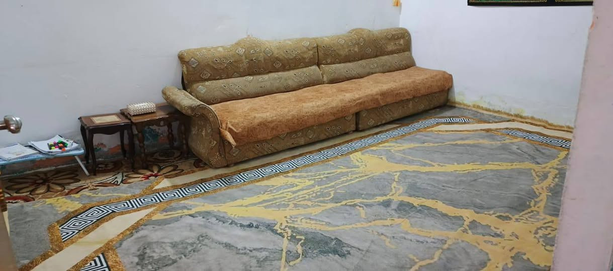 بيت للبيع مساحته 150صب كونكريت طابو صرف سند 25 ثلاث غرف نوم وهول واستقبال طارمه وحديقه عنوان  شارع لامام علي يبيعد عن الشارع العام 100متر للاستفسار اتصال على الرقم (***********).
