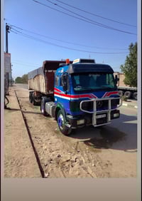 سياره البيع موديل ٨٢ محدثه ٨٨ مكينه ٣٥ دبل تيربو جديده كير ١٦٠ اكسن جي...