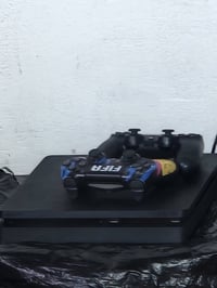 ابلي فور المهكر الك استيكر مامفتوح بي ١٢لعبه جاهز السعر ٢٥٠ قفل ٠٧٧٣٥٥...