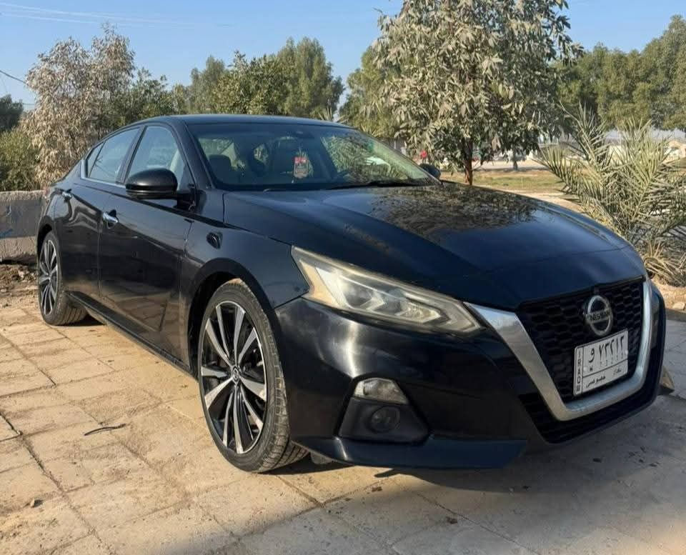 السلام عليكم 
التيما 2020 بلاتينيوم 
فول للاخير اعلى فئة بالالتيما 
بصمة 
شاشة كبيرة
٤ كامرات 
فتحة 
رادار امامي 
تحديد مسار
رادار جانبي 
حساس خلفي 
توقف ذاتي امامي وخلفي 
مري قلابة عند الرجوع للخف 
كشنات جلد 
تدفئة بالكشنات
تدفئة بالستيرن
كشنات خزن ميموري L1,L2 
ماشيه ٤٣ الف ميل 
حادثها جاملغ وبنيد 
رقم بغداد تحويل ثاني يوم 
سيارة جديده جدا سعرها مناسب بلعافيه ع الياخذها 
مكان السيارة بغداد
للإستفسار ***********
