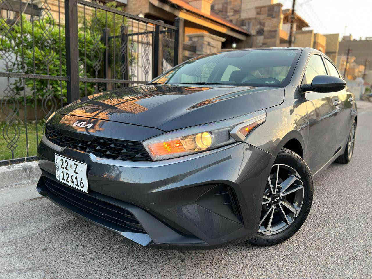 سلام عليكم
 عندي كيا فورتي 2022 وارد امريكي
فحص وهزه جديد سنويه جديده
صور الحادث مرفقة بالمنشور
مواصفات
تحكم ستيرن
شاشة كبيرة 
مكينه 2000 دوش
كامره خلفي
حساس اطارات
تخم تاير جديد
كشنات مخمل 
تحديد مسار 
رادار امامي 
دهن فلاتر جديد
ادامه للسياره كامله مسويها 
السيارة جاهزة وما بيها اي نقص 
السعر ١٥٢ وبي  مجال بسيط 
العنوان بغداد صالحيه 
*********** بغداد, العراق
