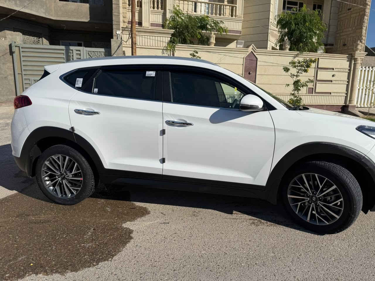 السلام عليكم
توسان 2020
خليجي 
ماشيه 70الف حقيقي 
فول موصفات عدا البنراما 
محرك2000 
بصمه 
كشنات كهرباء سايق وصدر 
حساس امامي خلفي 
شاشه 
كامره اماميه خلفيه 
شاحن واير ليس
مود درايف 
بكلايت لد 
لد نهاري 
تبريد خلفي
نضام ترحيب وأناره خارجيه
 ويل19 

السياره مكفوله كفاله عامه من كلشي 

رقم بغداد تحويل مباشر 
السعر 215وبيه وجال 
مكان السياره الانبار الفلوجه
 للاتصال ***********
