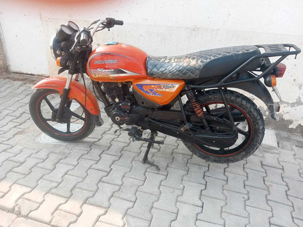 السلام عليكم دايون للبيع موديل واحد وعشرين مكفوله اوراق ومحرك واسط قضاء الحي الرقم ***********
