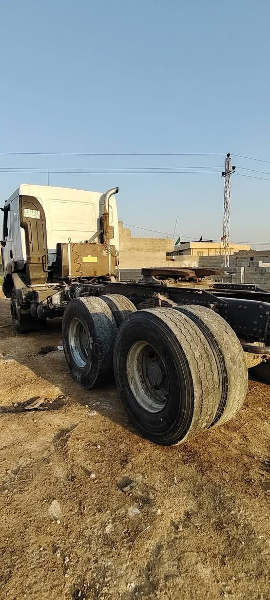 السلام عليكم رينو مشترك فالفو راس تريله مربوطه نساف 3محاور ثلاث أرقام رقم بغداد سنويه 2028 شرط تحويل رقم ***********
