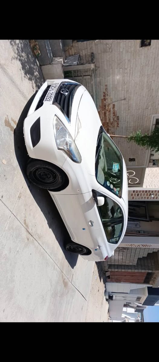 نیسان سەنی 2019
تەنها 98 هەزار ڕۆشتوە زۆر زۆر تازەیە
بەس بۆنیدی بۆیاخە بێ ناو گرتن 
تایەی تازەیە ڕۆن و هایدرۆلیکی تازەیە
عەزێت نەدراوە سەیارەی بەر خۆر نییە 
جەگ و سپێری دانەگیراوە
بەناوی خۆمەوەیە
سەنەوی هەتا ٢٠٣١ تازەیە 
نرخی ١٠٦ گەڵاو مەجالێکی برایانە 
                           *********** - *********** السليمانية, العراق
