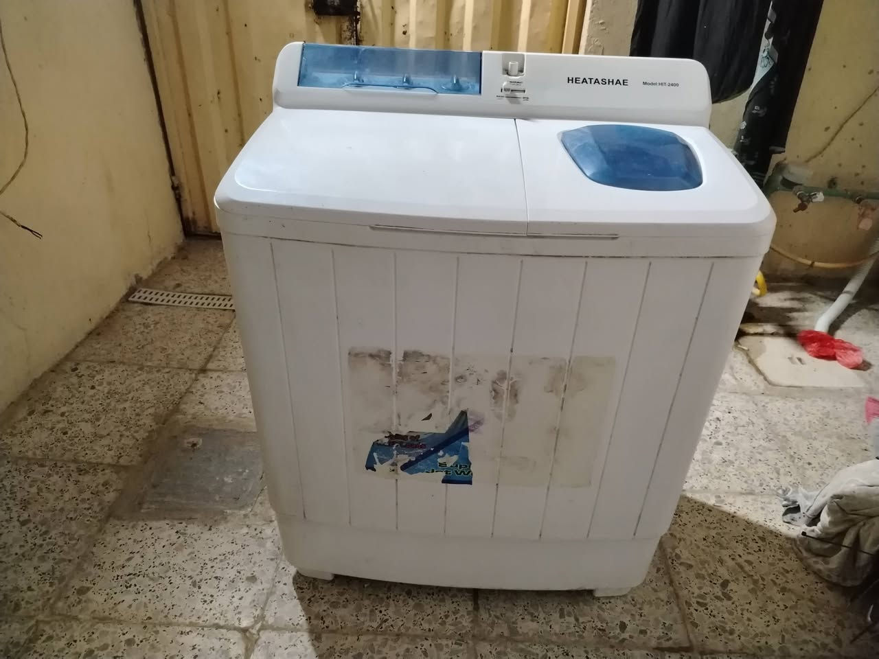 سلام عليكم غساله اخت الجديده 13 كيلو تغسل وتنشف بطانيه عل فحص سعره 75 مكانه كوفه ***********
