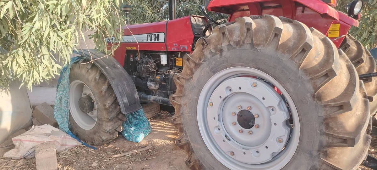 تركتر للبيع موديل 2024 السعر اتصل ع رقم ***********
