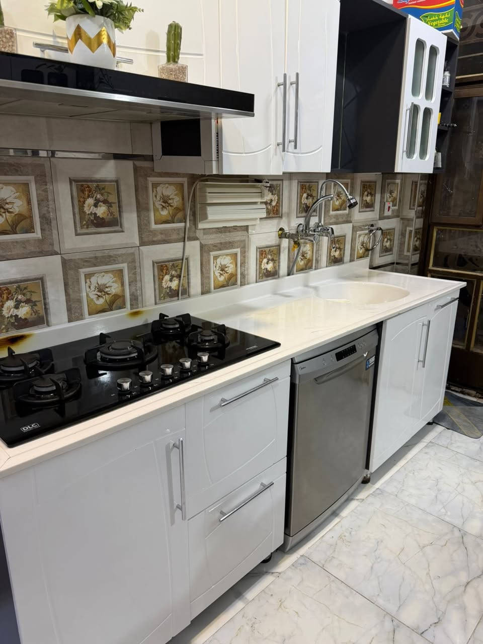 اثاث للبيع  الاتصال على هذا الرقم ***********
