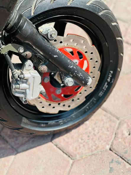 ‏دراجة Sickness فحل سرعة 140 كوري Copter السعر 500 وبيها مجال للتواصل *********** مكان حي الجهاد بغداد  أبيع كوم حديد
