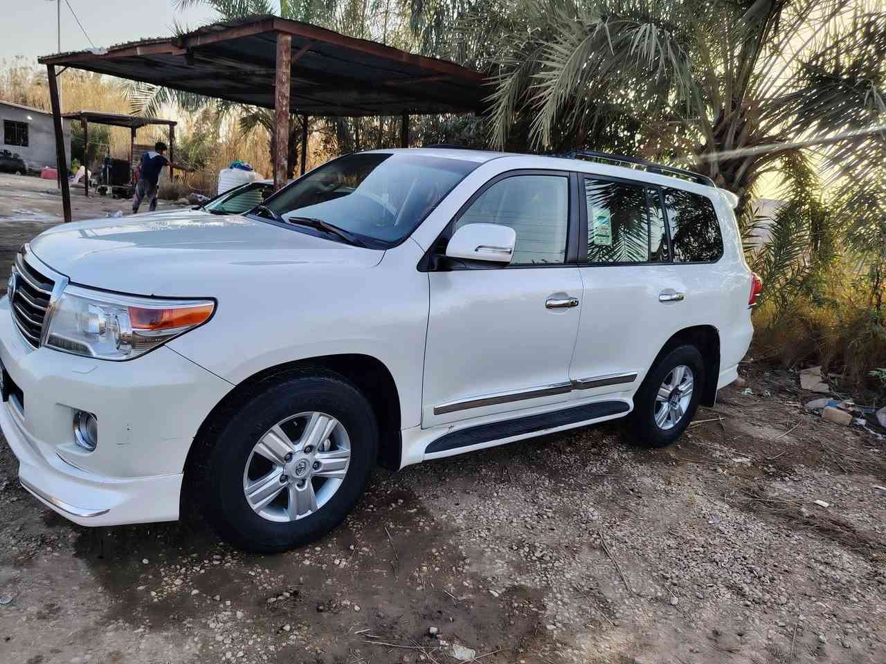 السلام عليكم
لاندكروز 2013 فول مواصفات
***********
