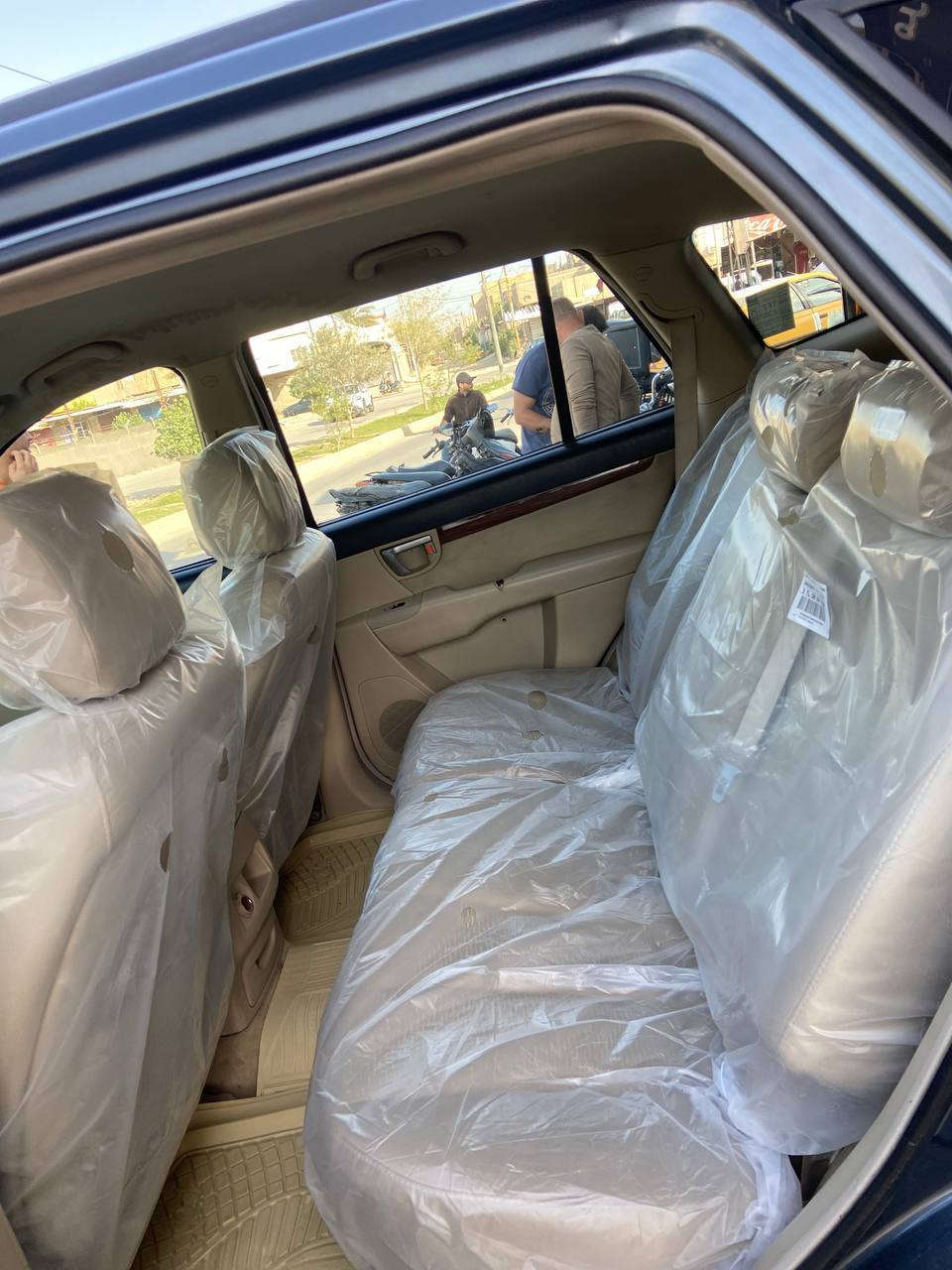 🚗 للبيع Hyundai Santa Fe 2007 – 6 سلندر –5 ركاب
للبيع سنتافي 2007 وارد امريكي

✔️ 6 سلندر قوي وناعم

✔️ ثلاث قطع تبريد

✔️ حادث جاملغ وحافة بنيد

✔️ صبغ بين الجاملغ والباب مرفق بالصور

✔️ دوشمة بلاديه نضيفه

✔️ رقم بابل

✔️ سنوية  بإسمي

✔️ سيارة نظيفة جداً وجاهزة

📍 الموقع: بابل الحلة مركز المدينة

💰 السعر: 108 ورقة قابل للتفاوض بالمعقول بعد المعاينة...

📞 ***********
