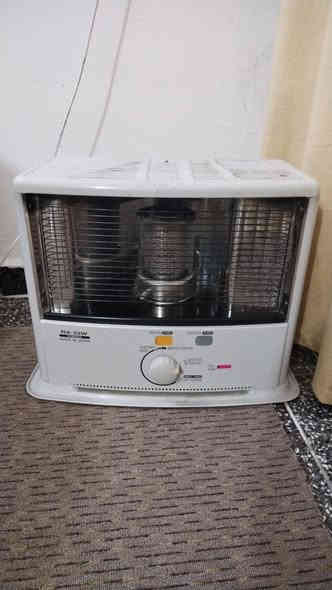 السلام عليكم عندي صوبه نفطيه ياباني اصلي نضيفه جدا رايدها ب١٥٠الف وبيها مجال ***********
