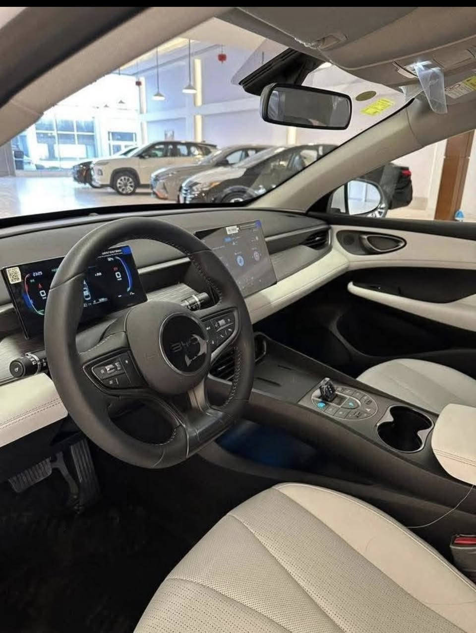 السيل5 ابيض داخل ابيض  يم شركه بغداد المركزي ملحقاته بصمه وشاحنه وكرت وارضيات عرض خاص سعر خيالي احرك السوك حرك  🔥😁اتصل وتدلل 
***********
