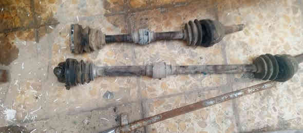 غراض لانسر بومه اصلي للبيع 

راديتر بس القزان مزروف + روز بلاجكتور+ زوج دوشمه استيرن + كتف لايت + درايم شفت بس الاستيك نضيف

قيم واخذ  ***********
