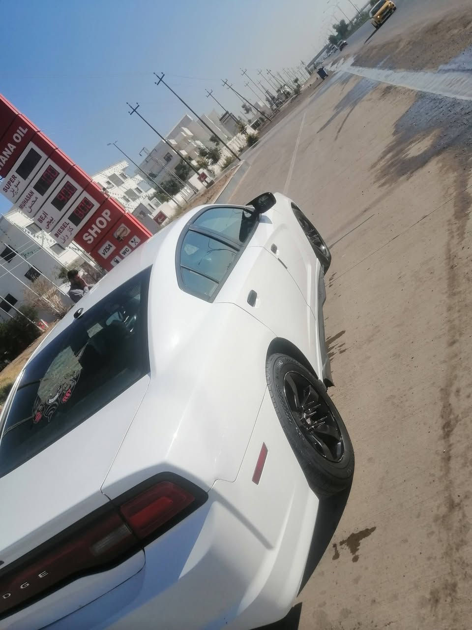 السلام عليكم شباب جارجر موديل ١٢ بسمي بيه قطعتين جاملغ امامي بي كلير بدون حادث وقبق جنطه مبدل بلادي فقط مكينه كير حداديه جديده تخم تاير جديد مابيه نقص للأخير السعر ١٥٨ للاتصال *********** بغداد
