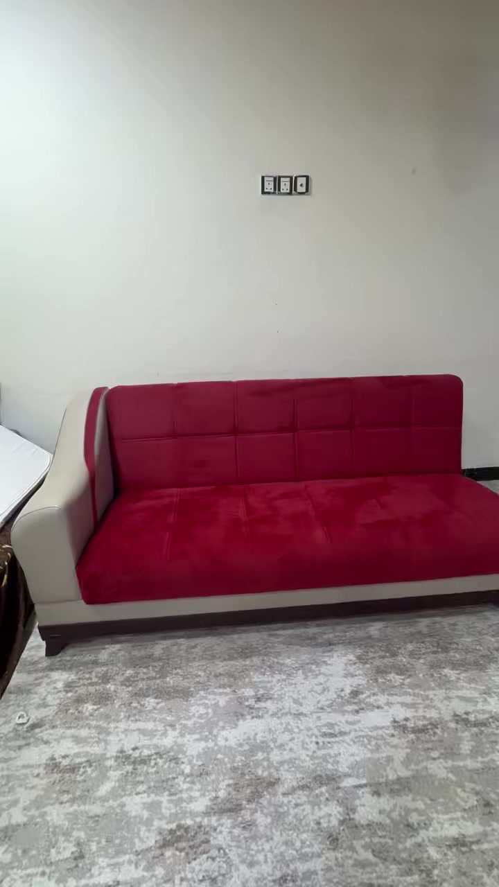 قنفات اربع قطع وحدة نفرين صير سرير وبيهه مخزن ووحدة ٣ نفرات صير سرير وبيهه مخزن ووحدة نفر ووحدة زاويه
السعر ٦٠٠ وبيهن مجال


**إذا كنت صاحب هذا الإعلان وتريد حذفه لأي سبب، رجاءا أرسل رسالة إلى الدعم الفني**