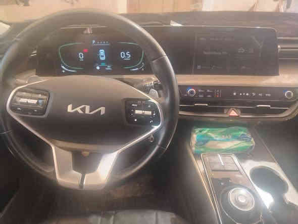 للبيع K8  غاز بلادي  2024 رقم  بصره بسمي سنويه ل 2030  السياره كفاله عده ثقوب القماره مسوينه   مكفوله من الصبغ والتبديل والبارد  ( المواصفات  
داخل لون الجلد اسود 
محرك ٦ لسندر
السياره توني مصعده حته جهاز بالدوانيه السياره مضبطه لاخر درجه ماشيه قليل كلش 
 
رادر امامي  جانبي خلفي توقف ذاتي عند الاقتراب 

 شاشه متصل   تدعم الكار بلي
وبعد بيه مواصفات   
 السعر 217  وبيه مجال للطيبين 
تصل وتدلل   *********** 
مكان السياره السماوه تحويل بنفس اليوم احولك بسماوه باي مكان يعجبك ٠
