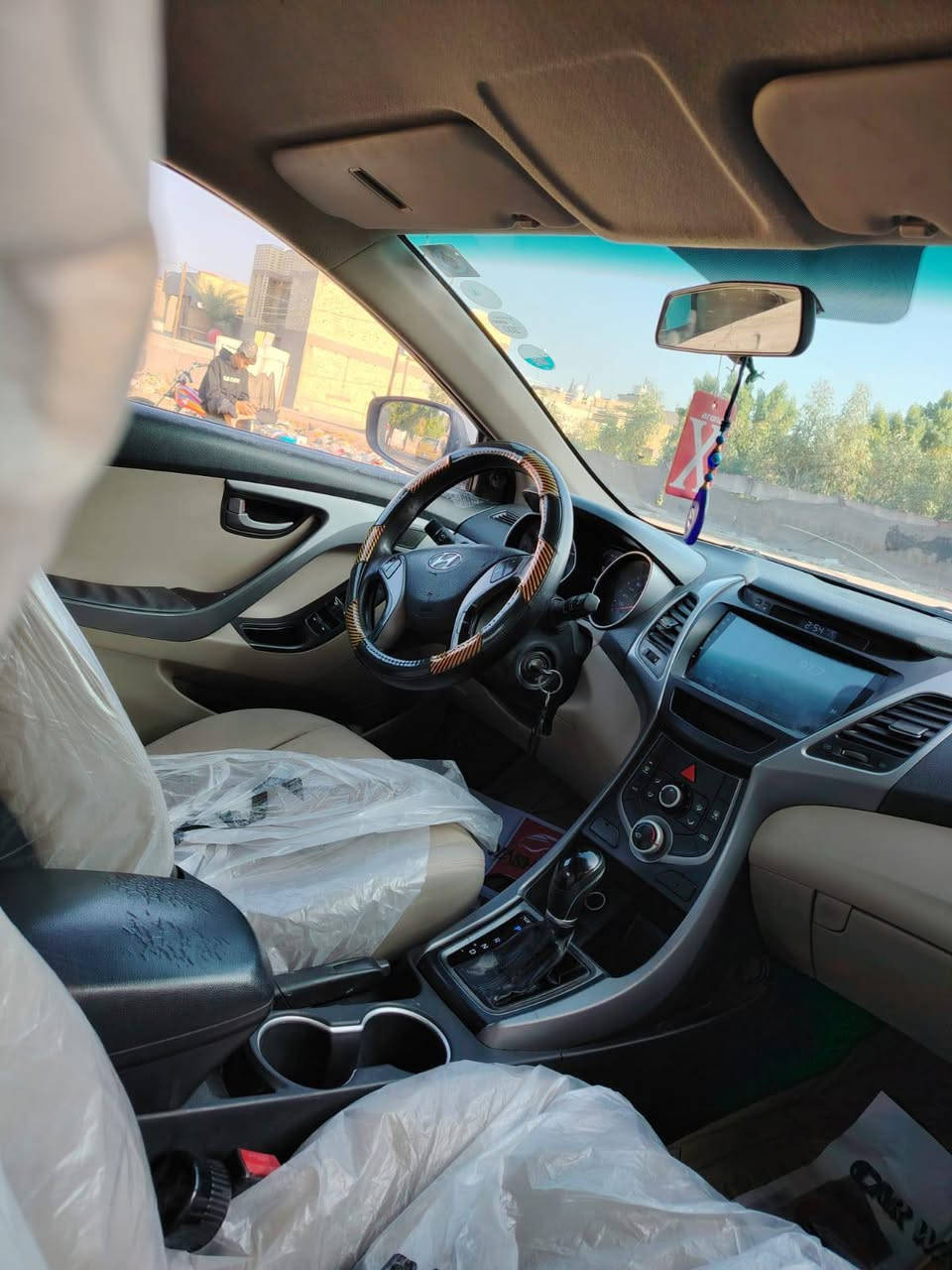 النتره مديل 16بيه جاملغات الخلفيه مع قبق اجنطه وباب عكس العبري وجملغ المامي اليسر صبغ..105وبيه مجال بسيط ..***********
