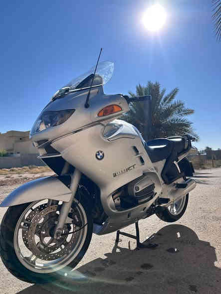 السلام عليكم و رحمة الله 
 دراجة bmw r1150rt فخر الصناعة الألمانية 
موديل 2003 
دخول جديد للعراق ما مستخدمة داخل العراق 
وارد يابان مكفولة كفالة عامة حتى من الشخط 
تايرات دنلوب جدد وكالة اصلي 
محرك على وضع الوكالة -گير گاردن شرط الكفالة 
ABS مانع انغلاق المكابح 
3 أنظمة  تعليق فاخرة للمسافات البعيده
للبيع أو المراوس حسب القناعة فقط 
للأستفسار الاتصال على الرقم 
‭0780 738 6991
