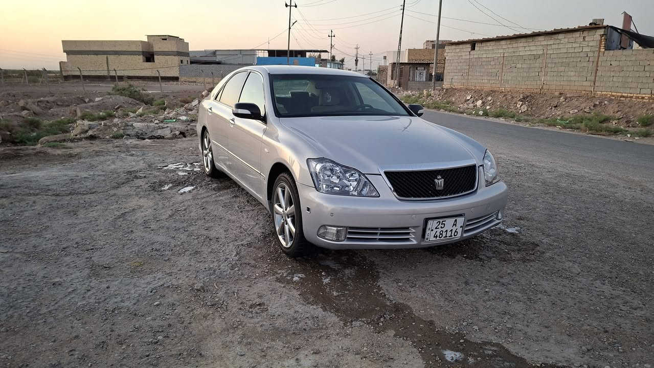 سلام عليكم سياره شاهينه 2003 بسمي رقم نكليزي مداور ثاني يوم سياره مكفوله من ضربه ولكص  السعر 145وبيه مجال الستفسار عن مواصفات السياره هاذ رقمي ***********
