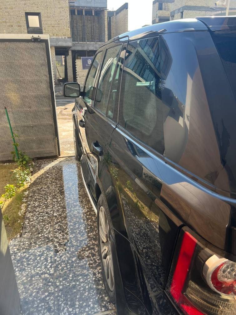 السلام عليكم للبيع رانج موديل 2012 بغداد السنوية مجددة الى سنة 2027 السيارة بيها كازكيت كايم بيها وبيها صبغ بنيد وصبغ قليل جاملغ خلف السايق قمارة بيها جراد كلير غرفة نظيفه كهريائيات شغالة السعر125الف دولار وبيه مجال مكان السيارة بغداد اخوان مكلف بلنشر راسل صاحبها وافتهم التفاصيل ***********
***********  الشراي يتصل وبلخدمة بغداد, العراق
