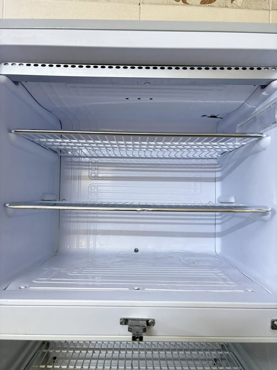 ثلاجة نظيفة هم الكشر وهم الماطور مابي عيب ماركة LG
السعر ٣٢٥ بي مجال


**إذا كنت صاحب هذا الإعلان وتريد حذفه لأي سبب، رجاءا أرسل رسالة إلى الدعم الفني**