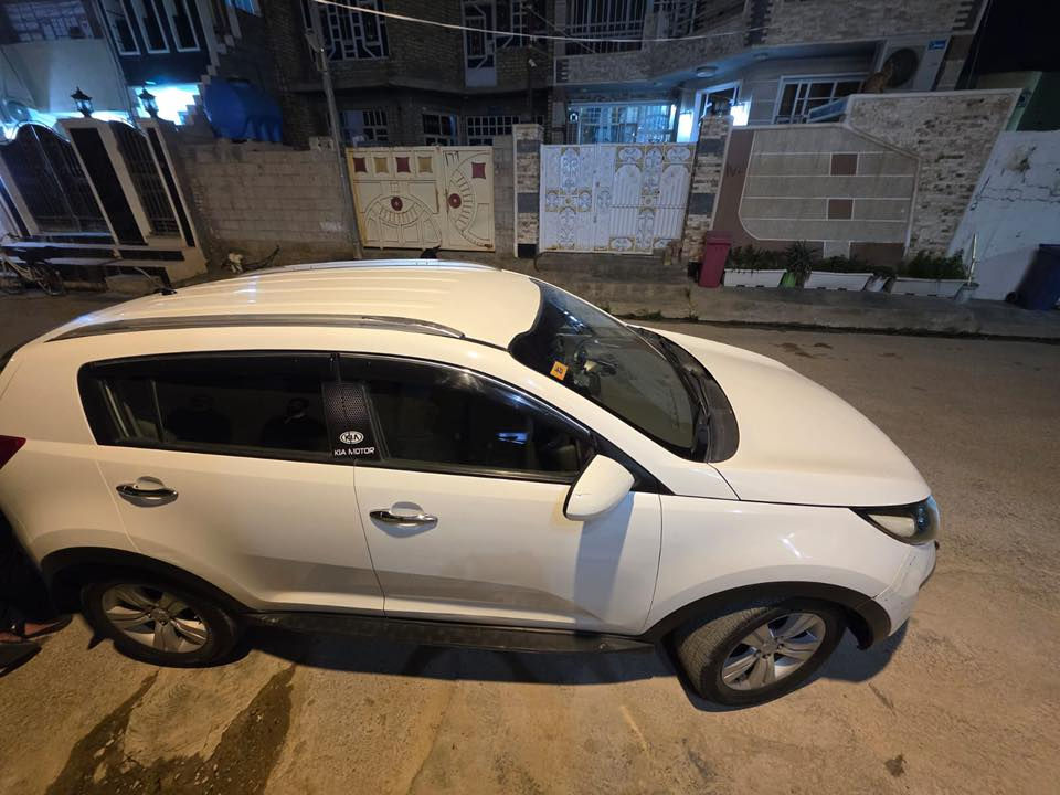 السلام عليكم 

عندي سبورتج موديل ١١ لون ابيض رقم سليمانيه بيها منظومه غاز مكفوله كفاله عامه محرك 2.4 سعر 130 او امراوس ابسورنتو  14 محرك v6  ونطيك فرق 

رقم الهاتف واتساب فقط ***********
