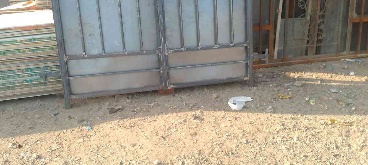 باب طلاكتين البيع العرض مترين وطول مترين جديد مامستخدم مكاني بغداد الشراي يتصل على  ***********
