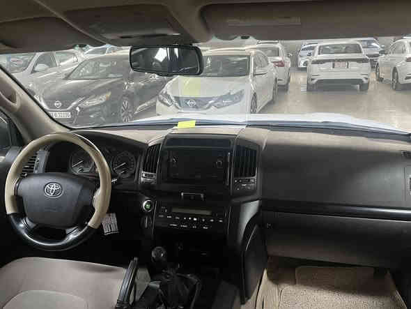 السلام عليكم

لاندكروز موديل 2011  GX  مكفوله من الضربة والصبغ والتبديل مكينه ما مفتوح مواصفات المعروفه فقط بیها بارد  السعر ٢٨٨ ورقه 

مكانهه کلار

هاتف ***********
