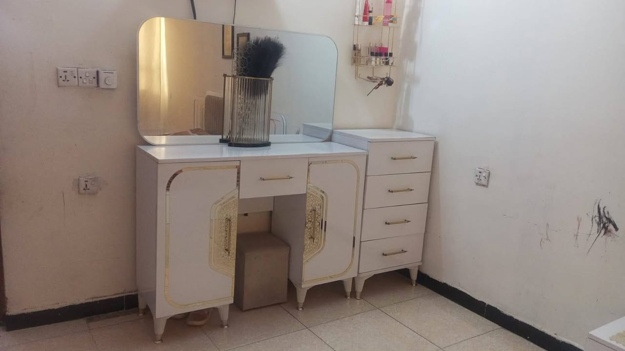 غرفه تركيه بس 500 الف
***********
