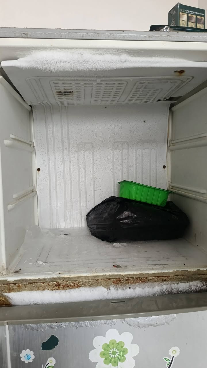 سلام عليكم ثلاجه حجم 28كبير البيع
***********واتساب بيه مجال
