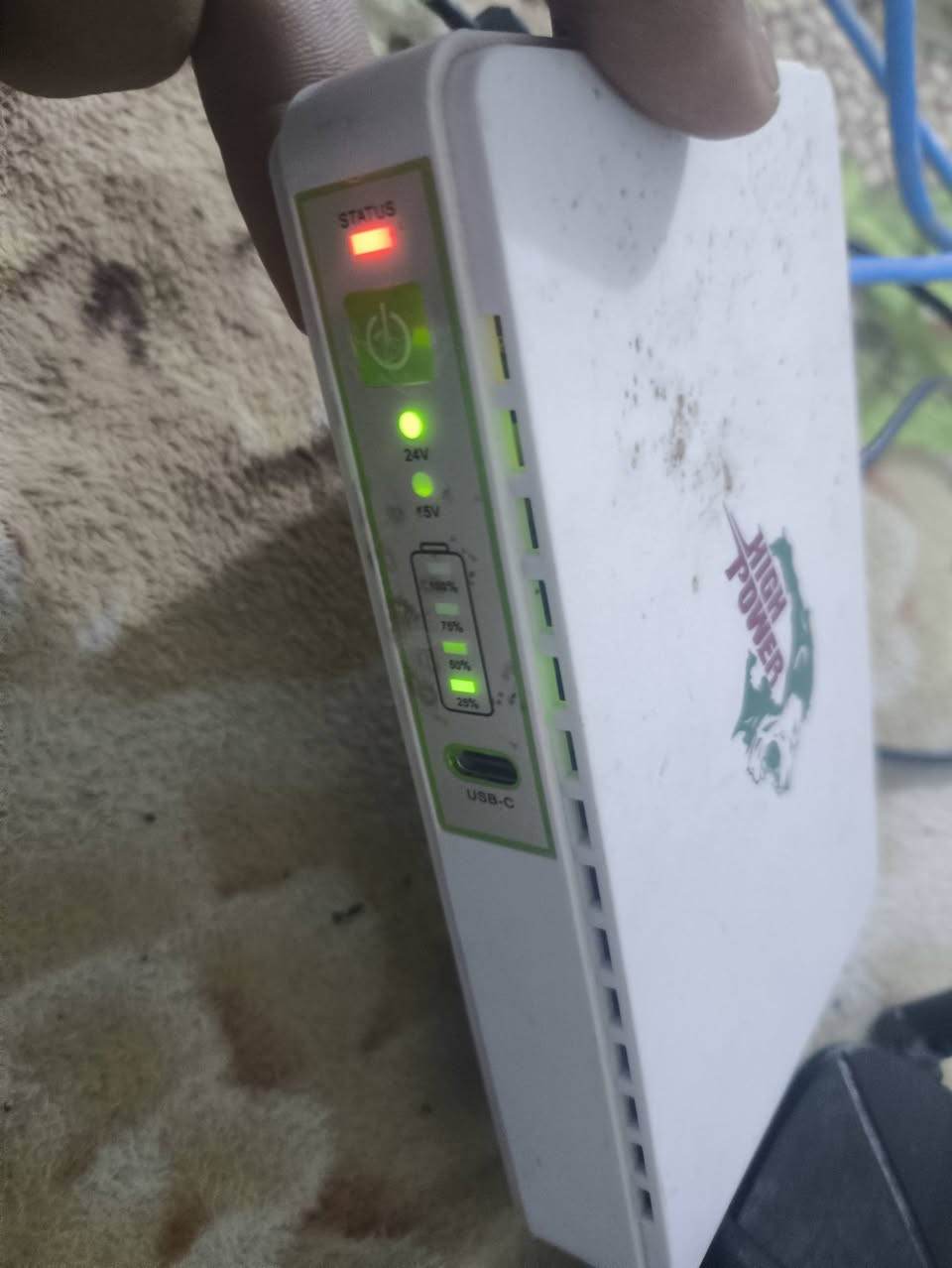 السلام عليكم منضومه انترنت كامله ما بيها كل نقص او شغاله شرط الفحص كلهن للبيع مثل ما موضح بل صور استخدام 4 شهور مكاني نجف سعر 100 قفل ( نانو + راوتر عدد 2 + يوبي اس)  متواجد واتساب او مسانجر ***********
