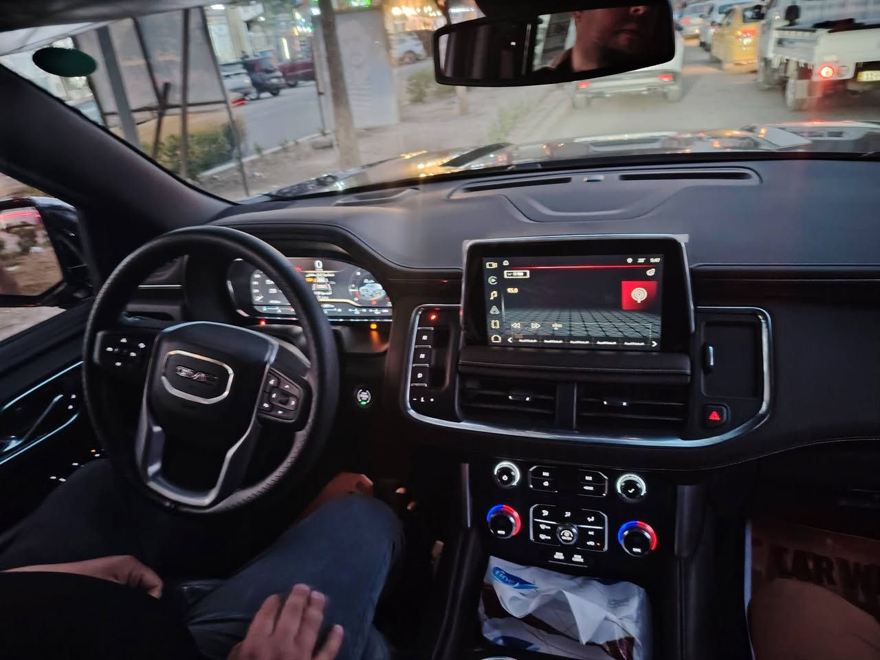 GMC 2024 وكالة المنصور خليجي
الفئة: SLT
ماشيه 4 الف كم على وضع الشركة

المحرك: 5300 (مرغوب)
رقم بغداد

المواصفات:
1- ثلاجة داشبول ديجتل
2- تشغيل عن بُعد
3- إطفاء ذاتي
4- حساس أمامي وخلفي
5- رادار أمامي وجانبي
6- باب خلفي كهرباء
7- كشنات كهرباء
8- تحديد مسار
بعد هواي بيه مواصفات 
داخلها الضمان
صيانة كاملة بالشركة
تبديل دهن وفلاتر كامل

السعر : 57 وبيها مجال بسيط 
المكان: بغداد السيديه 
للاستفسار: ***********
