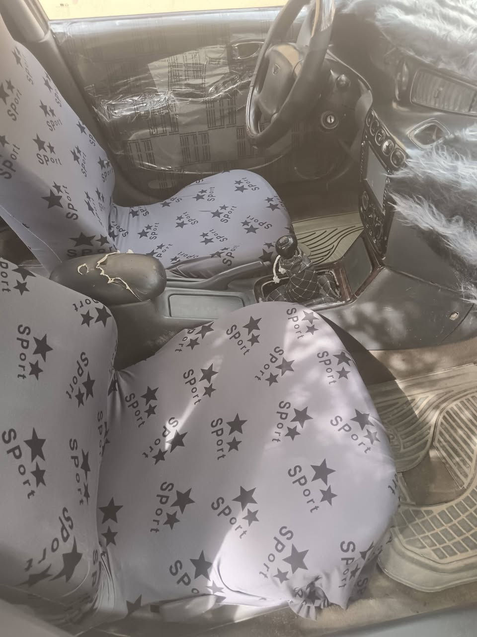 دايو الكنزه للبيع موديل 2001رقم بابل انكليزي سنويه 2030 مصبوغه عام جماليه مكفوله من الضربه ولكص ولكلبه كير عادي محرك مسكر كير مكينه مكفولات تخم تاير جديد صدر أمامي خلفي جديد غرفه جديده كهربائيات كله شغاله تبريد منضومه جديده بس غاز شرط تحويل السعر 35 وبيه مجال مكان بابل لاتصال ***********
