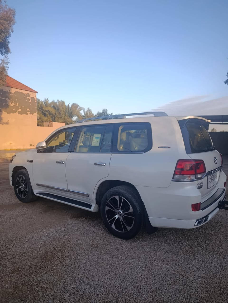 لاند كروز موديل 2021 ساز
مكفوله كفاله عامه ماشيه 67 الف كم
محرك 6 سلندر 4000 
3 شاشات بلادي السياره جديده استخدام شخصي فول مواصفات معروفه بعد محاجه اذكرهن
السياره بأسمي تحويل ثاني يوم 
مكان السياره بغداد 
الاستفسار الاتصال على الرقم
***********
***********
