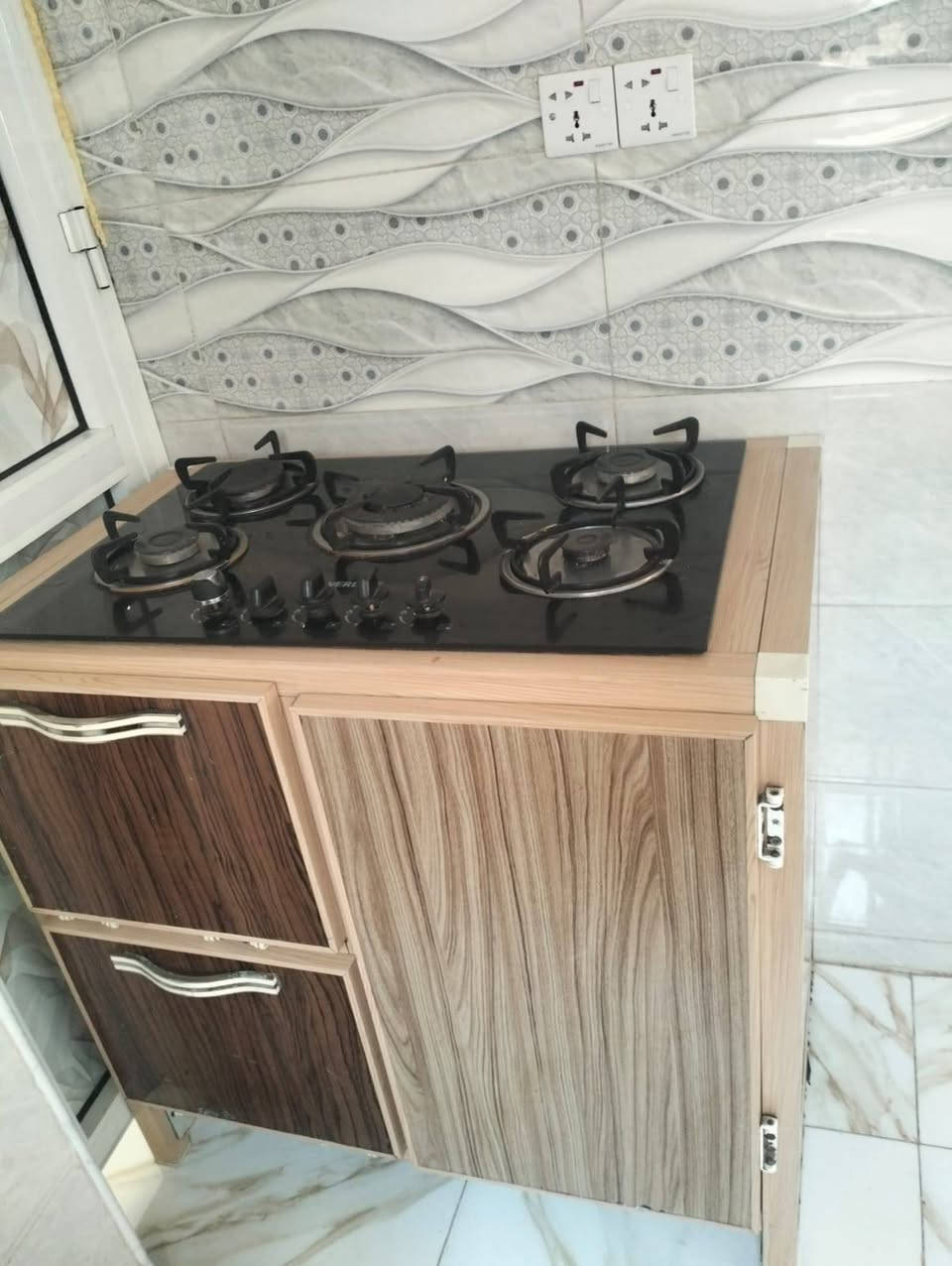 سلام عليكم
طباخ معة ساحبة جديدة للبيع سعر تواصل عل هاذ رقم ***********

