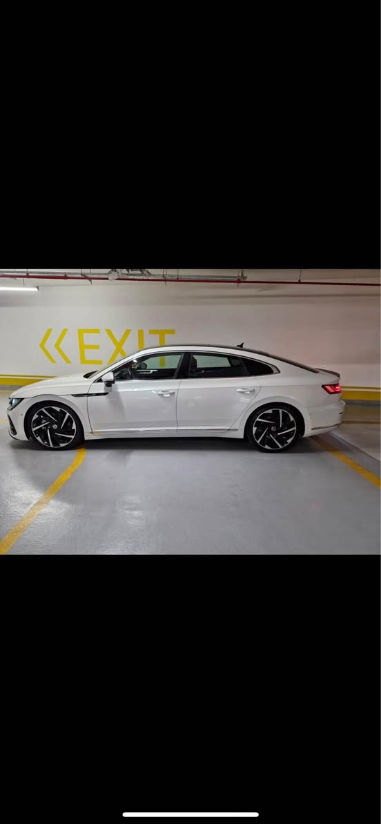 Volkswagen Arteon
Sel-rline premium
2021
بانوراما 
قه پات قه پات مواصفات
شاشه ئه لكتروني
پينج كاميرا
ناو ليد
به رده ركا ليده
كوشني جلد
كوشني سارد وكه رم
كوشني مه ساج
كوشني دواوش هيته ر
سوكان هيته ر
Harman kardon سيسته م سماعات
شحن وايرليس موبايل
حساسات بيشه وه بشته وه هه يه
سوكان لمس
شاشه كه وره
رادار ٣٦٠بله
ويل كروم حجمي ٢٠
مه كينه ٤بستون ده بل توربو
زور مواصفاته تر
سياره نموونه له جواني دوو بارجه ي بوياغه بونيت و جاملخي بيشه وه بي ناو كرتن ارباكي سوكان وشانه سيسته م كراوه به بيلادي باقي هه موو كَياني به شه رته كيرو مه كينه و كاره باتي به شه رت
٥٣ هه زار ميل رويه
به ناوخوم رقم هه ولير
سحر ٢٤٩ وه رقه مجاليكي كه م تيدايه
*********** أربيل, العراق
