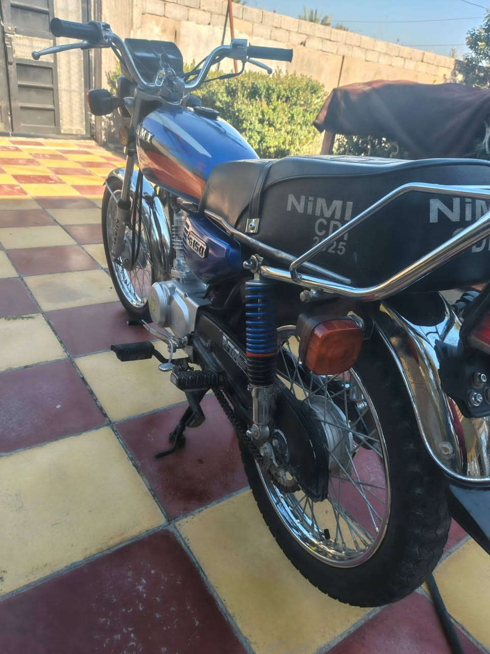 السلام عليكم دراجه نامه متياز 2025 اوراق الدراجه مكفوله كفاله عامه كهربائيات شغاله دشبول شغال الدراجه نضيفه أحله من الصوره مكينه مكفوله السعر 625وبيه مجال المكان حله ابي غرق 
الاتصال ***********
