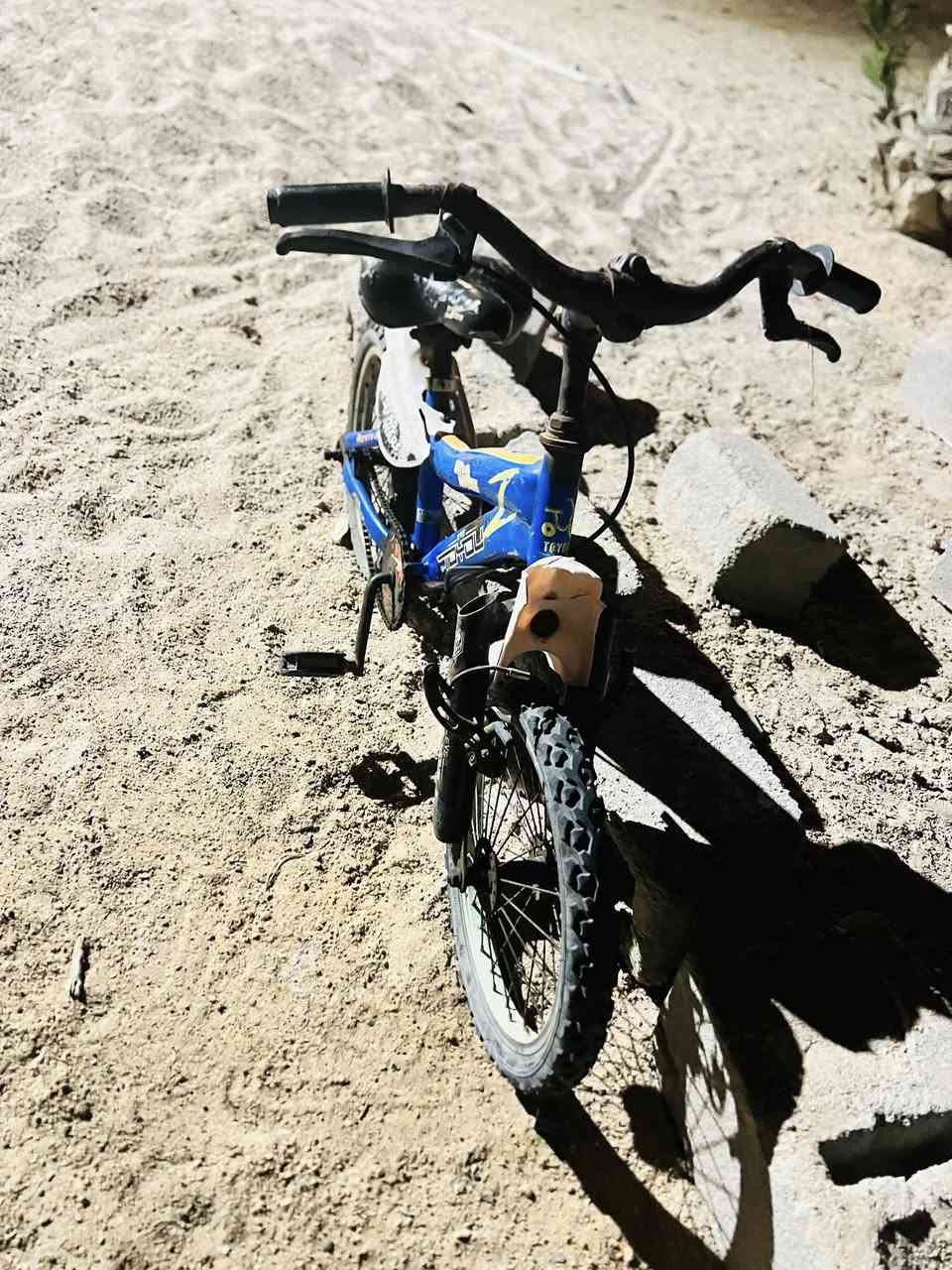 بايسكل ابي الخصيب حمدان 
سعر ٢٠ الف مابي شي


**إذا كنت صاحب هذا الإعلان وتريد حذفه لأي سبب، رجاءا أرسل رسالة إلى الدعم الفني**