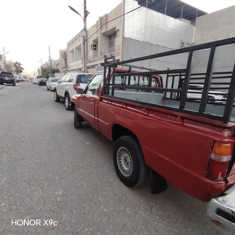 پیکاپ 85ی سێ وای اسڵی گێڕ و مەکینە و تەقەو ڕەقە بەشەرت سەیارەیەکی پاک و جاهیزە ماڵی کەسابەتە 
چوار تایەی نوێیە لەژێرە 
سەنەوی تا کۆتایی ئەمساڵ ماویەتی
سعری 38وەرەقە
***********واتسئاپ أربيل, العراق
