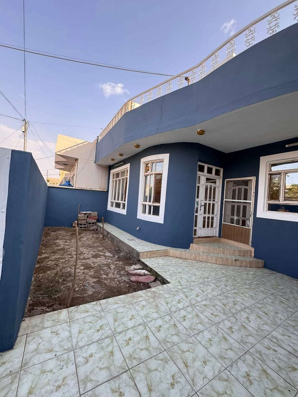 #ايجار
دار للأيجار 
 
يتكون من غرفتين نوم واستقبال ومطبخ وصحيات عدد 2 ومطبخ وكراج سياره وحديقه +بيتونه كبيره

#الموقع .كركرك شوراو فرع هادئ قرب معمل جرزات

#المسـاحة  :- 150 متـــر 

  لمعرفه السعر يرجى مراسله الصفحه او الاتصال بالارقام 

***********
***********

—————————————————————————— 
 بأمكانكم عرض عقارتكم لدينا سواء كانت #بيــع أو #إيجــار أو #أستثـمار ‌‎زبائننا الكرام بِكُم نَرتقي ونَتشرف بزيارتِكم ونَفتخر بخِدمتِكم 

مكتبـــ جنـــة عدن  للاستثمار والتطوير العقاري معكم نحو الأفضل للإستفسار يمكنكم مراسلة الصفحة اوالاتصال بالأرقام التاليه 
***********
***********
عنوان المكتب

 ( كركوك حي عدن مجاور الجنسيه عمارة البحرين )
