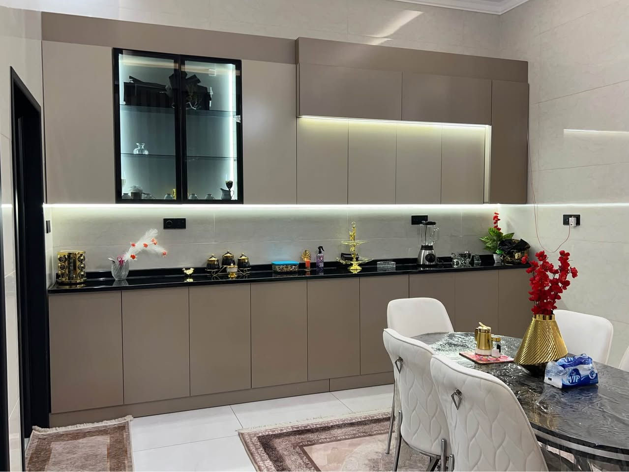 تجهيز دوائر حكومي ومحلات تجاري 
غرف نوم 
كونترات 
ديكورات 
معمل نجاره و الامنيوم بيت ذهبي
لصناعه أنواع كونترات الامنيوم أو خشب بنواعيه وغرف نوم حسب طلب شغل درجه اولى بضمان خمس سنوات 

متر كونتر الامنيوم تركي ملكي فقط 125 الف 

متر كونتر خشب 120 دولار عرض خاص أسعار خيالي و شغل حسب طلب يعني تفصال درجه اولى

 
أسعار خيالي وشغل تفصال حسب طلب بضمان خمس سنوات كول هاذا 

معه كل كونتر هدايه الي انته تختاره
1برده سحب
2 ميز طعام
3ساحبه مرشحه
4طباغ منضدي
5متر مرمر أصلي 

وعدنه عرض الي يفصل كونتر يمنه ناخذ كونتره قديم هم 

كل هاذا تجدونه معمل بيت ذهبي عنوان كركوك شارع حسابات قرب تمونيه معمل و معرض بيت ذهبي اسطه زكريا
***********

نشتغل جميع محفضات دزلي عنوان ورقم تلفون نجيكم عل قياسات كركوك, العراق
