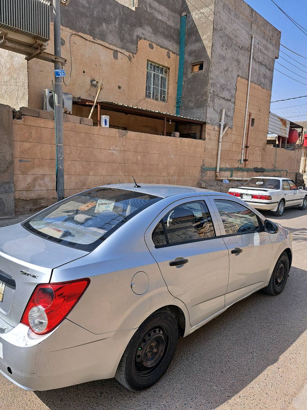 السلام عليكم 
شفرليت سونك 2012 خليجي 
السياره بأسمي و سنويه لل27 و مصفرة غرامات 
مشروع وطني تتحول بكل المحافظات 
مكينتها البلاديه بدون تحوير و حجم المحرك 1600
بيها 3 قطع صبغ
و بيها عته بالنمره الرابعه . تمشي طبيعي و تذب نمرها طبيعي و تصليحها بسيط بدون فتح كير 
السعر 58 و بيها مجال و العطل ينزل من السعر ابيعها على وضعها 
مكاني البصرة /ابي الخصيب
*********** /واتساب