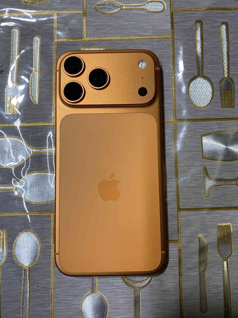 السلام عليكم شباب
iPhone 17 pro max 256GB E-sim 
للبيع فقط 
الجهاز نظيف جدا
البطارية : 100
عدد دورات الشحن : 55
مصدر الشراء : مركز برج العرب 
السعر : 1,750,000
المكان : بغداد
رقمي للتواصل : ***********
