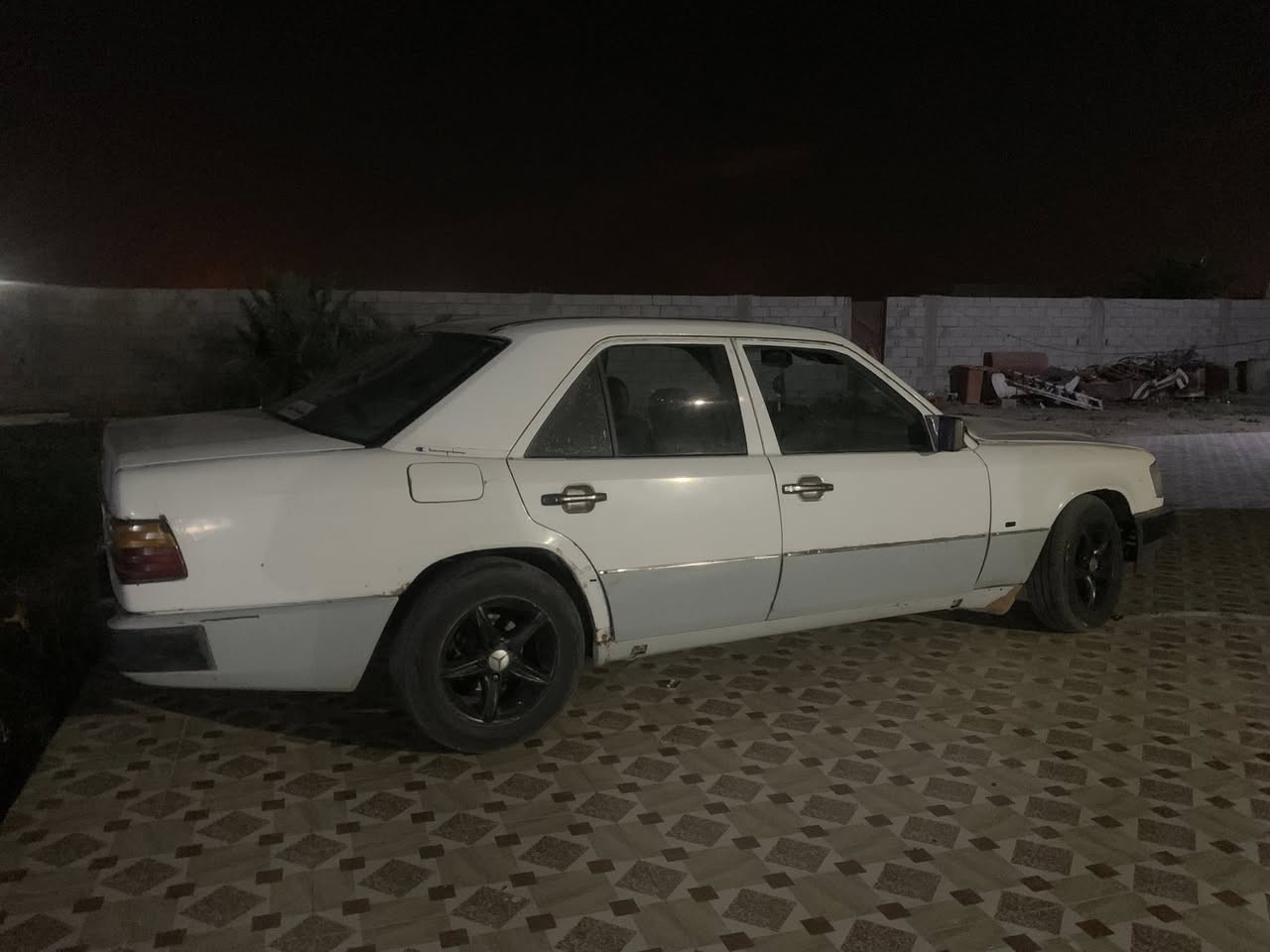 سيارة مرسيدس دب مديل 1990 لون ابيض ويل رياضي مكينه ثنين ونص مكينه وكير جدد كهربائيات كلها شغاله سياره  مشروع وطني تحويل ثاني يوم  
سعر 33وبيها مجال 
رقم +964 783 163 9675


**إذا كنت صاحب هذا الإعلان وتريد حذفه لأي سبب، رجاءا أرسل رسالة إلى الدعم الفني**